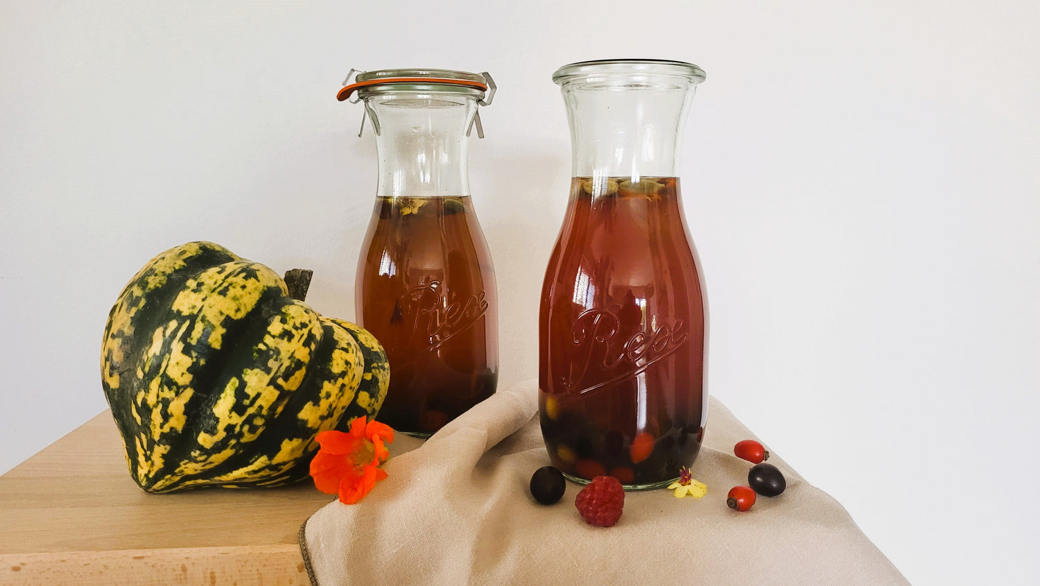 Herbstlikör mit Wildfrüchten