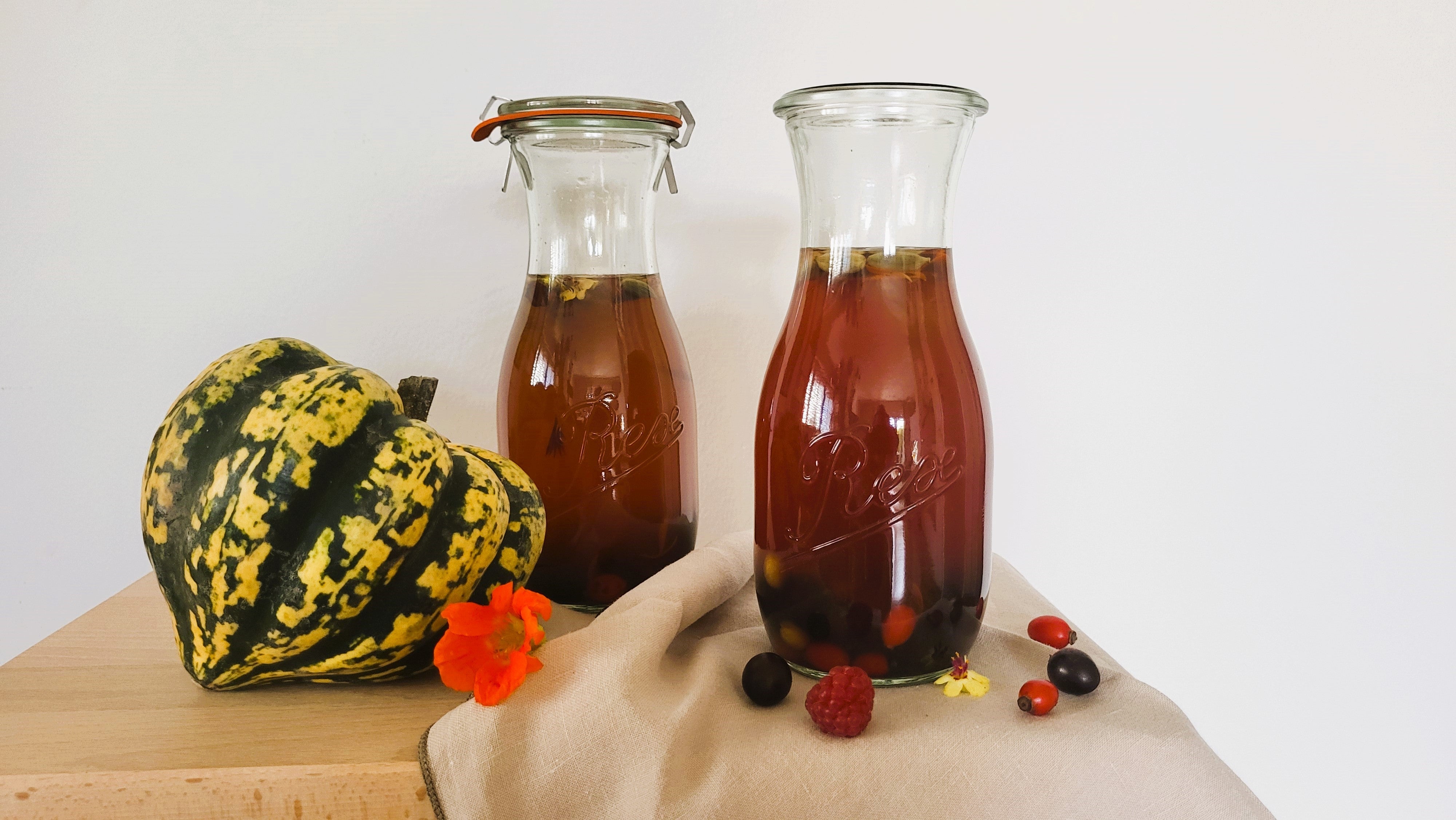 Herbstlikör mit Wildfrüchten