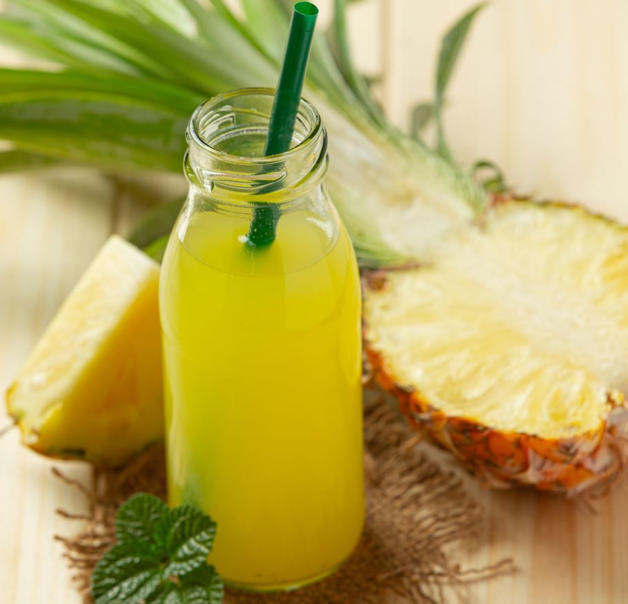 Apfel-Ananas-Saft mit Ingwer