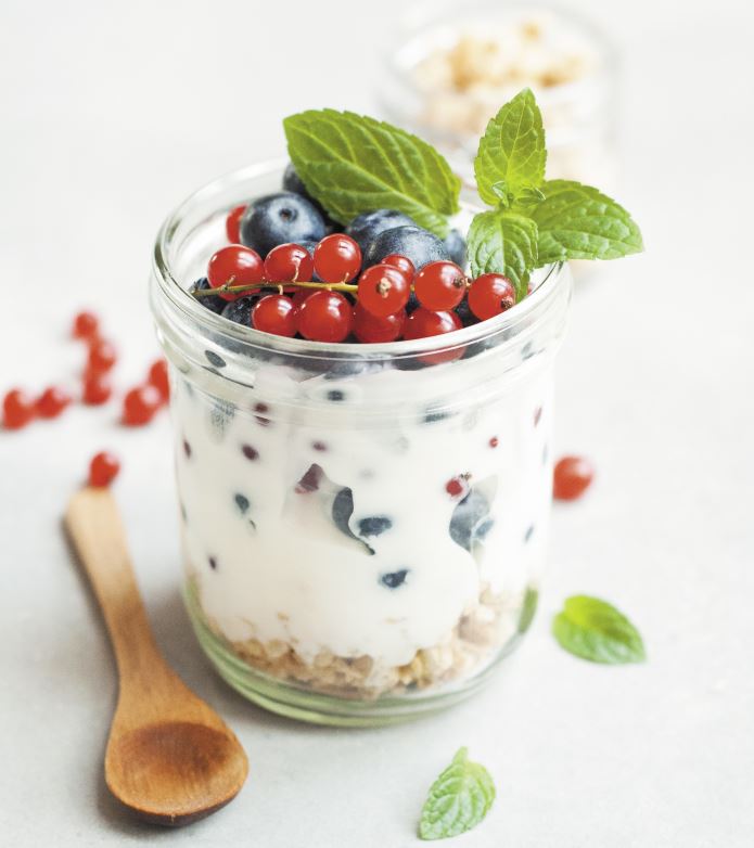 Beeren-Schichtdessert