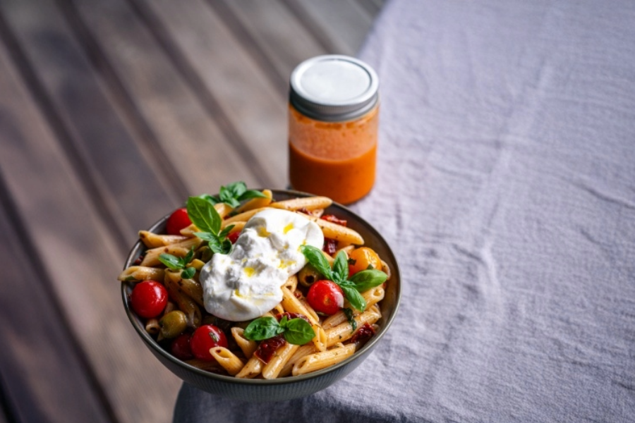 Mediterraner Nudelsalat