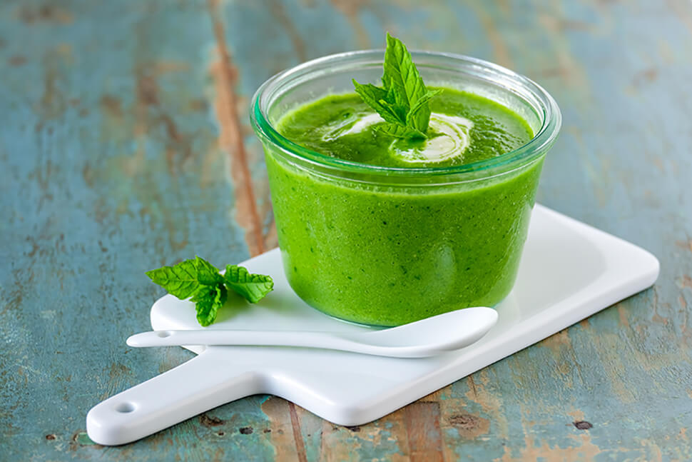 Detox - cremige Spinatsuppe mit Avocado