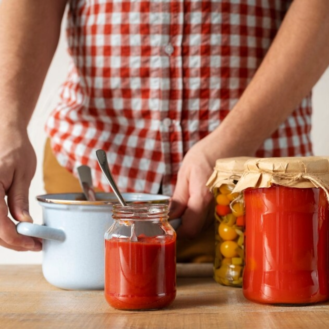 Tomatensuppe mit Basilikum-Pesto